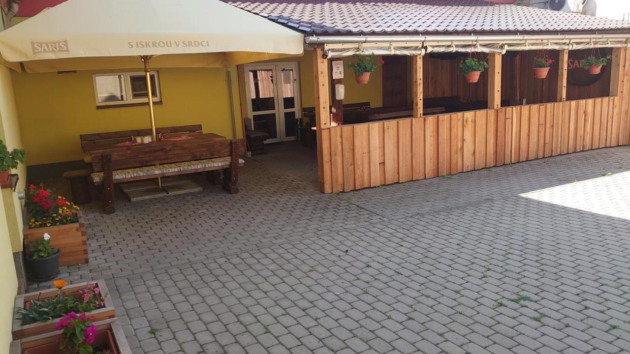 Penzión&Bar NATALI Spissky Stvrtok Exterior foto